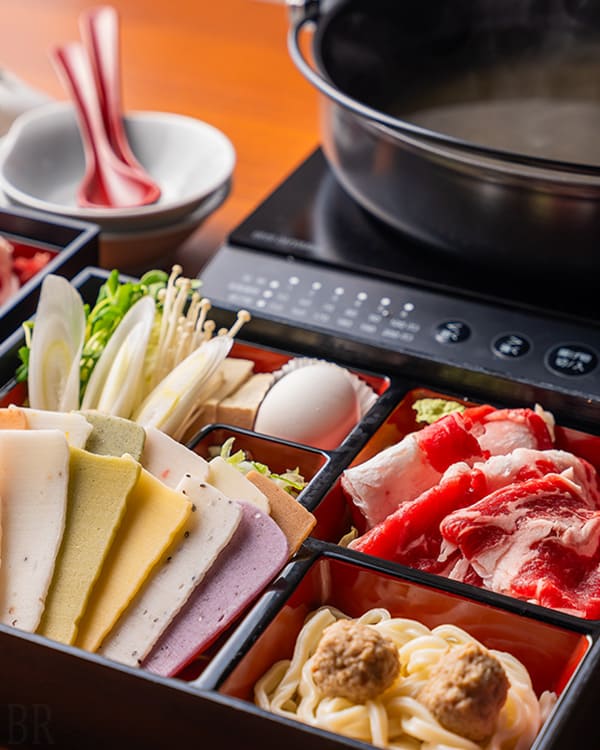 町屋　清水庵の名物・12種類の餠しゃぶ＋東伯牛鍋セット